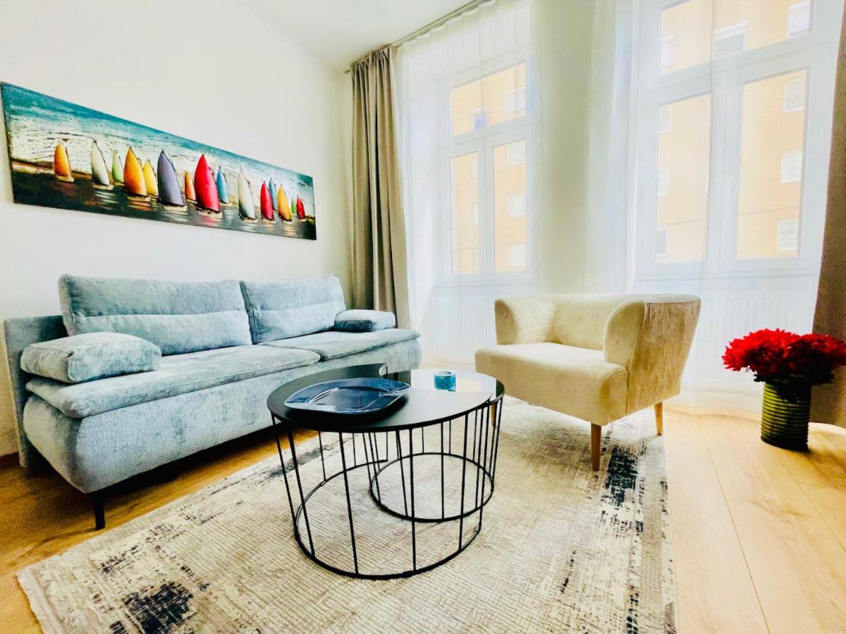 Colorful & Quiet Apartment In Beautiful Viennese Building المظهر الخارجي الصورة
