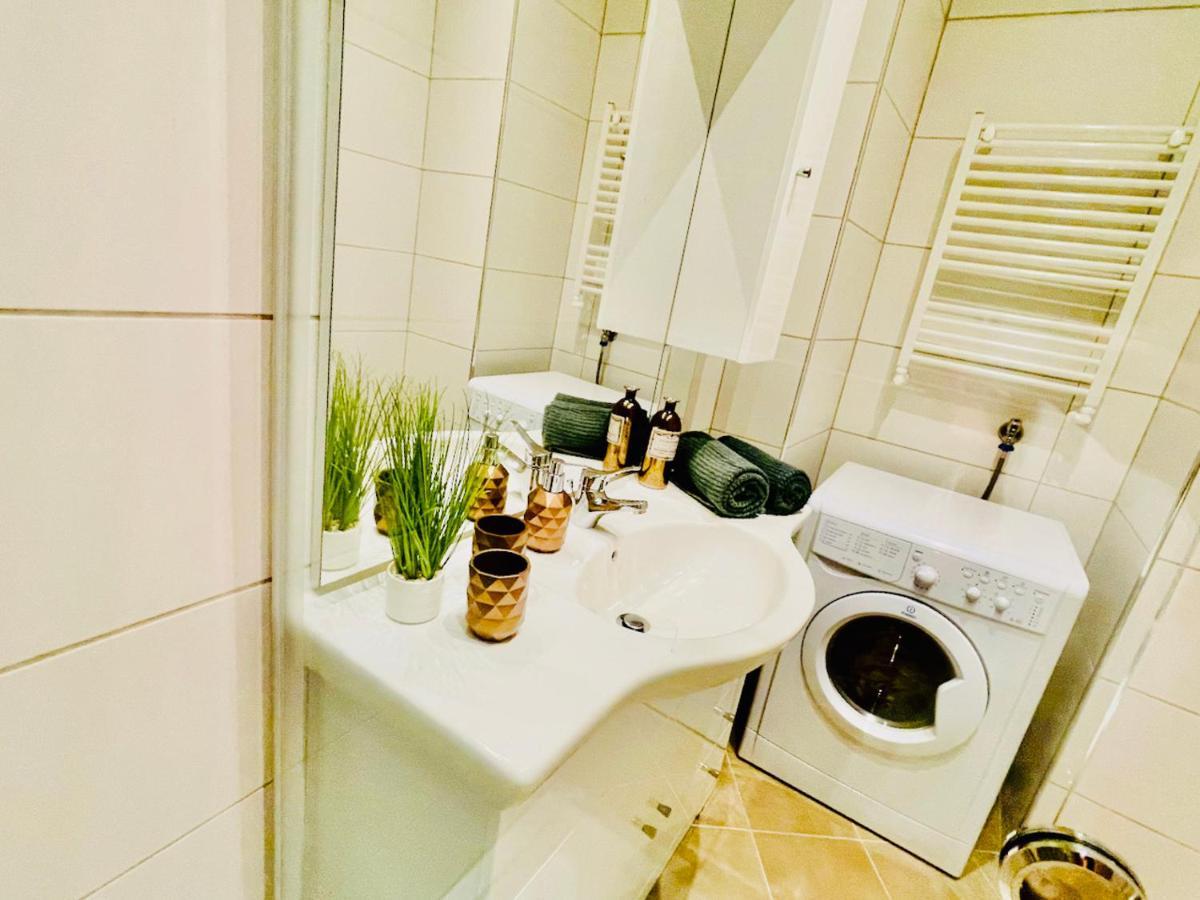 Colorful & Quiet Apartment In Beautiful Viennese Building المظهر الخارجي الصورة