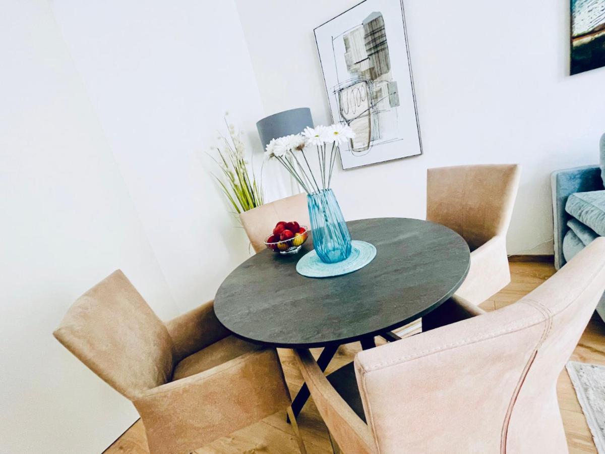 Colorful & Quiet Apartment In Beautiful Viennese Building المظهر الخارجي الصورة
